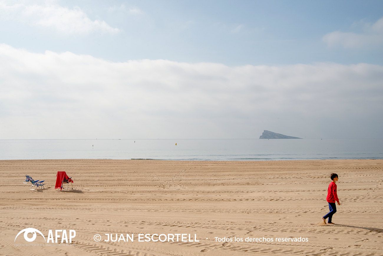 Solo en la playa 01 Juan Escortell